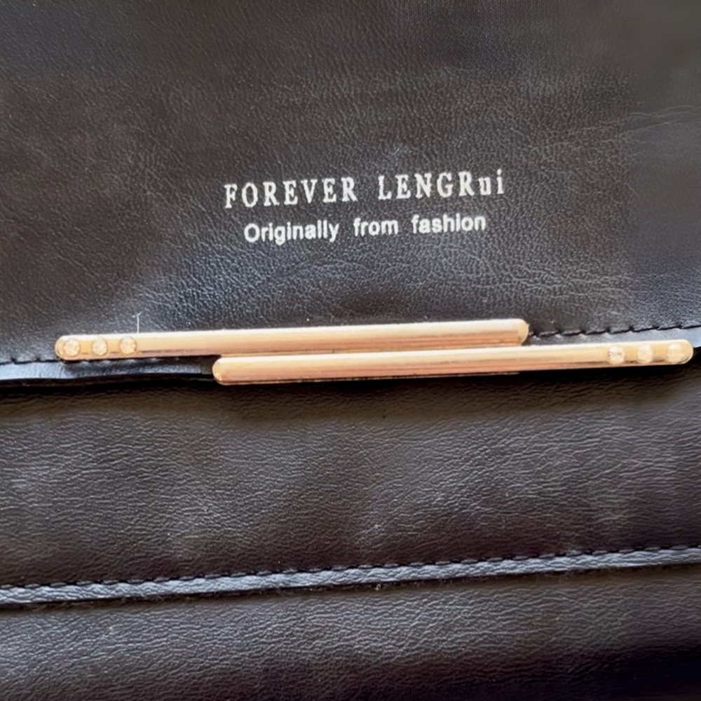 Elegant Black Crossbody Wallet Bag - Picture 13 of 13